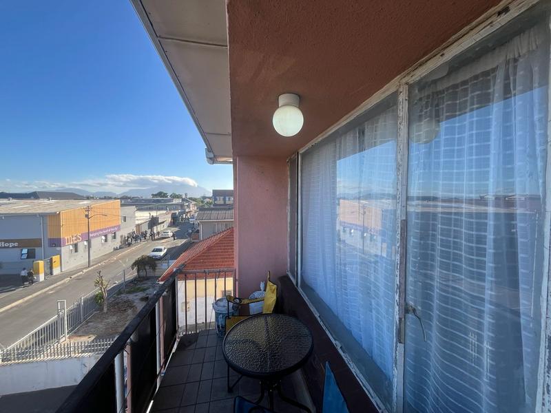 1 Bedroom Property for Sale in Parow Western Cape
